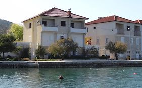 Apartments Babin